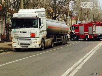 Утечка ядовитого вещества в Николаеве: фуру вывезли за пределы города