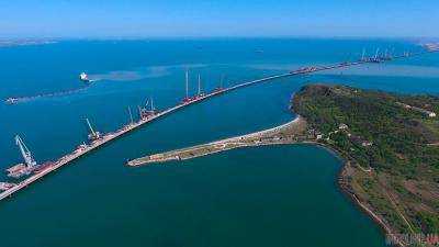 Пешком будем ходить: крымчан разозлил новый инцидент с Керченским мостом