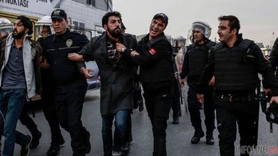 В Турции уволили около 3 тыс. служащих за попытку госпереворота
