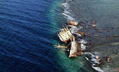 После столкновения танкера и сухогруза у берегов Китая пропали десятки людей