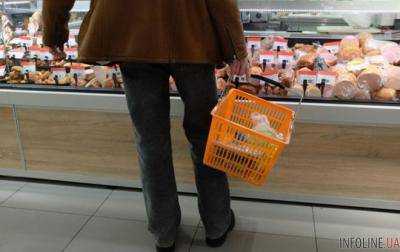 Украинцы больше всего покупают сигареты, сладости и молочные продукты