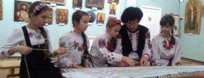 Уникальную карту Крыма начали ткать в Кропивницком