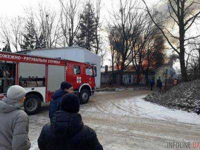 Во Львове загорелся склад лакокрасочных материалов