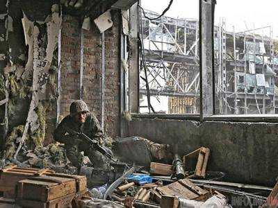 День памяти защитников донецкого аэропорта: панахида и фотовыставка