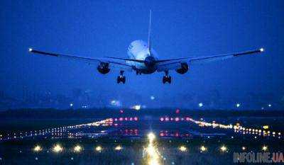 Один из самолетов готовят к вылету из Египта в Украину