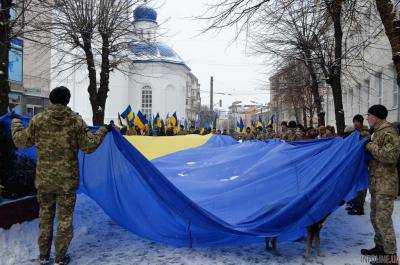 Около тысячи человек создали живую цепь в Житомире