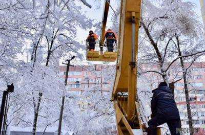 Непогода в Украине: без света до сих пор 25 городов и сел