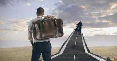 Почему украинцы бегут из страны: удручающая статистика