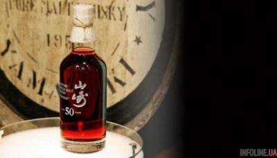 Бутылка японского виски продана на аукционе за рекордные 299 тыс. долларов