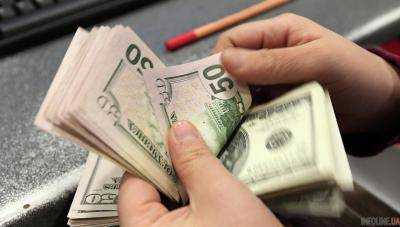Доллар в обменниках за неделю подешевел на 2,5%