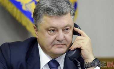 Порошенко рассказал, о чем по телефону говорил с Путиным