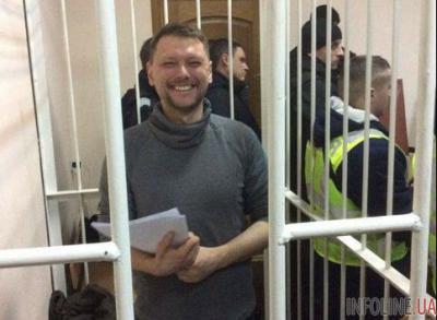 Крушитель машин возле Соломенского суда пояснил причины своих действий