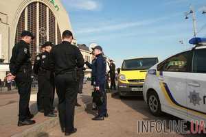 В Киеве возле железнодорожного вокзала жестоко избили и ограбили мужчину