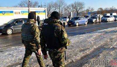 На Донбассе в очередях на КПВВ собралось 390 автомобилей