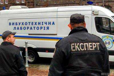 Под Борисполем на трассе изъяли похожий на взрывчатку предмет, движение восстановлено