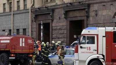 В центре Петербурга горит одно из старейших зданий города