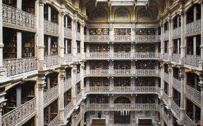 В Дании на библиотеку упала гигантская башня