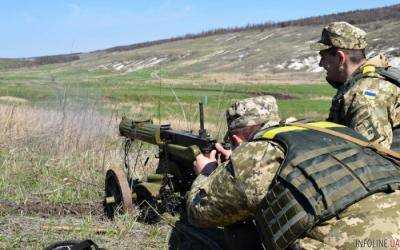 С начала суток боевики 33 раза обстреляли позиции сил АТО, ранены 5 военных