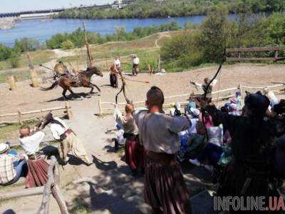 На Хортице открылся туристический сезон: чем будут удивлять