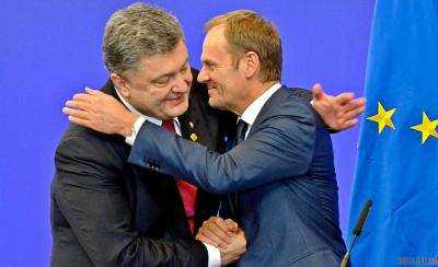 Порошенко обсудил с Туском подготовку к саммиту Украина-ЕС