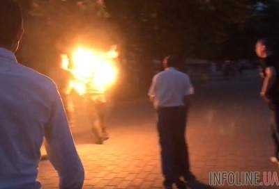 В Луцке мужчина совершил самоподжог на площаде. Шокирующее видео