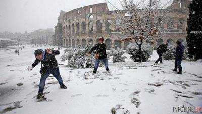 В Казахстане две области засыпало снегом