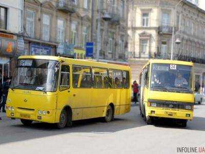 Во Львове в маршрутке умер человек