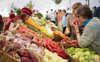 Обвес не самое страшное: что выявила проверка продуктовых рынков Украины