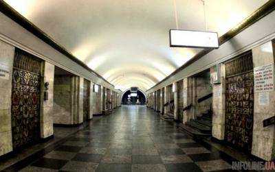 Взрывчатку не нашли: метро Киева возобновило работу