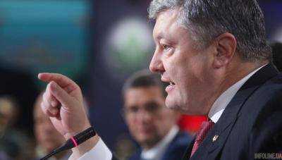 Порошенко на Троицу показал икону современной украинской художницы