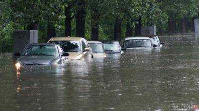 Популярный украинский курорт ушел под воду, пляжи уничтожены: фото стихийного бедствия