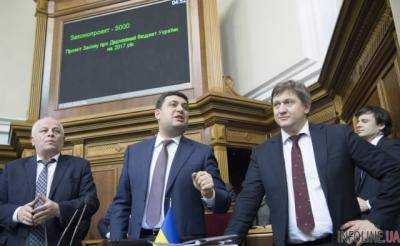 Отставка Данилюка: министр рвется на трибуну, хочет «сдать» Гройсмана