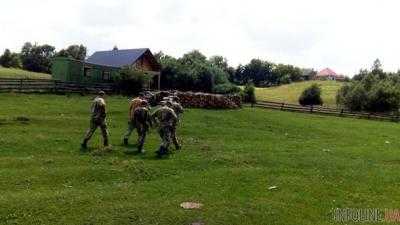 Из-за нападения на пограничников на Буковине открыли производство