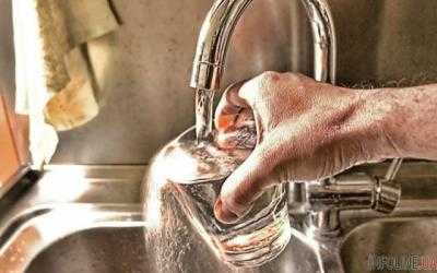 Жителям одного из районов лучше сегодня не пить воду из-под крана