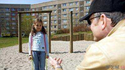 В Николаеве мужчина совершал развратные действия на детской площадке