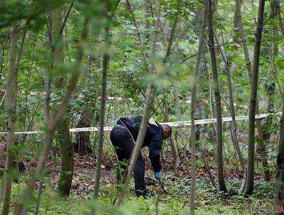 Расстреляли, а тела закопали в поле:в Сумской области совершили тройное убийство