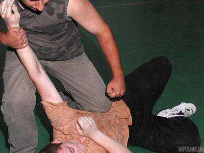 В Алексеевке харьковчанин одним ударом убил парня, который оскорбил его мать