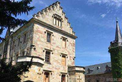 У семьи российского экс-депутата в Германии конфисковали замок