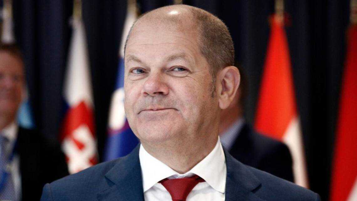 Шольц: Німеччина не відмовиться від імпорту газу з Росії