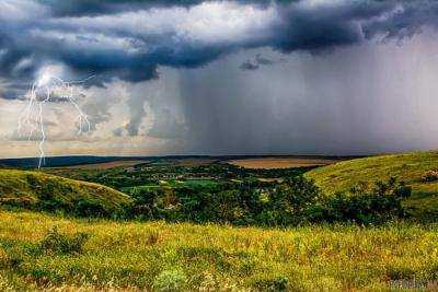 Накрыл циклон: синоптики пообещали ухудшение погоды в Украине