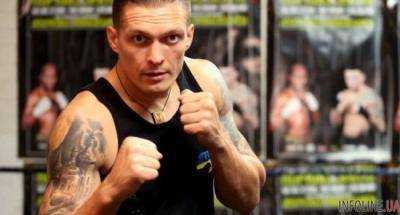Усик уволил одного из тренеров перед финалом Всемирной боксерской суперсерии