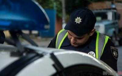 В Днепре авто врезалось в электроопору: пострадали отец с маленьким сыном