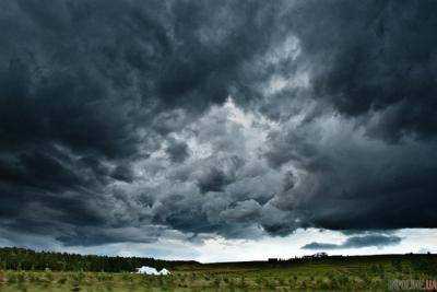 Киевская буря движется дальше: названы города Украины, которые накроет стихия
