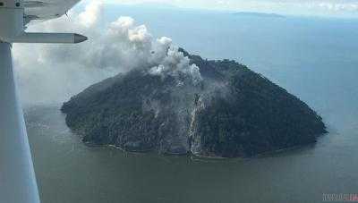 В Папуа-Новой Гвинее началось извержение вулкана, люди покидают свои дома