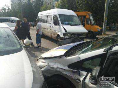 В Кривом Роге полицейский «Prius» попал в масштабное ДТП