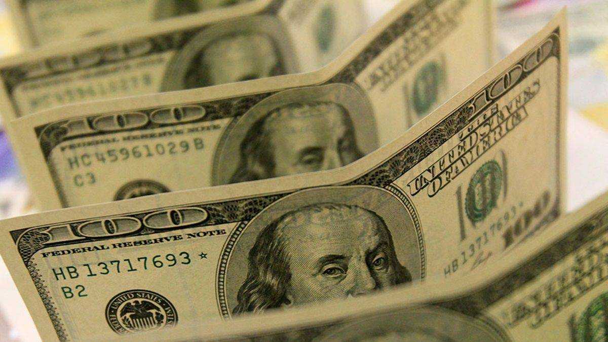 Курс гривни пересек психологическую отметку