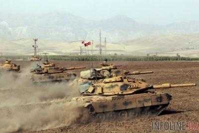 Турция перебросила бронетехнику к границам Сирии