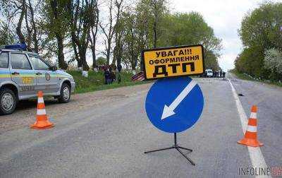Вследствие ДТП вблизи Львова перевернулось авто: есть пострадавшие