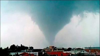 Торнадо пронесся столичным регионом Канады: 25 пострадавших