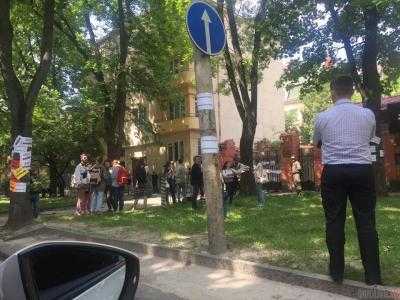 Писатели во Львове устроили марафон-чтения в поддержку Сенцова